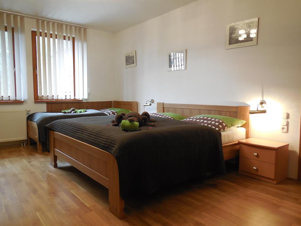 Penzion Pod Brezinou Trencin Room photo
